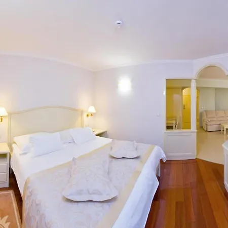 Sunceva Postelja - Luxury With Balcony And Side Sea View